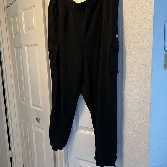 JONES NY BLACK 2X CARGO JOGGERS - Picture 4 of 14